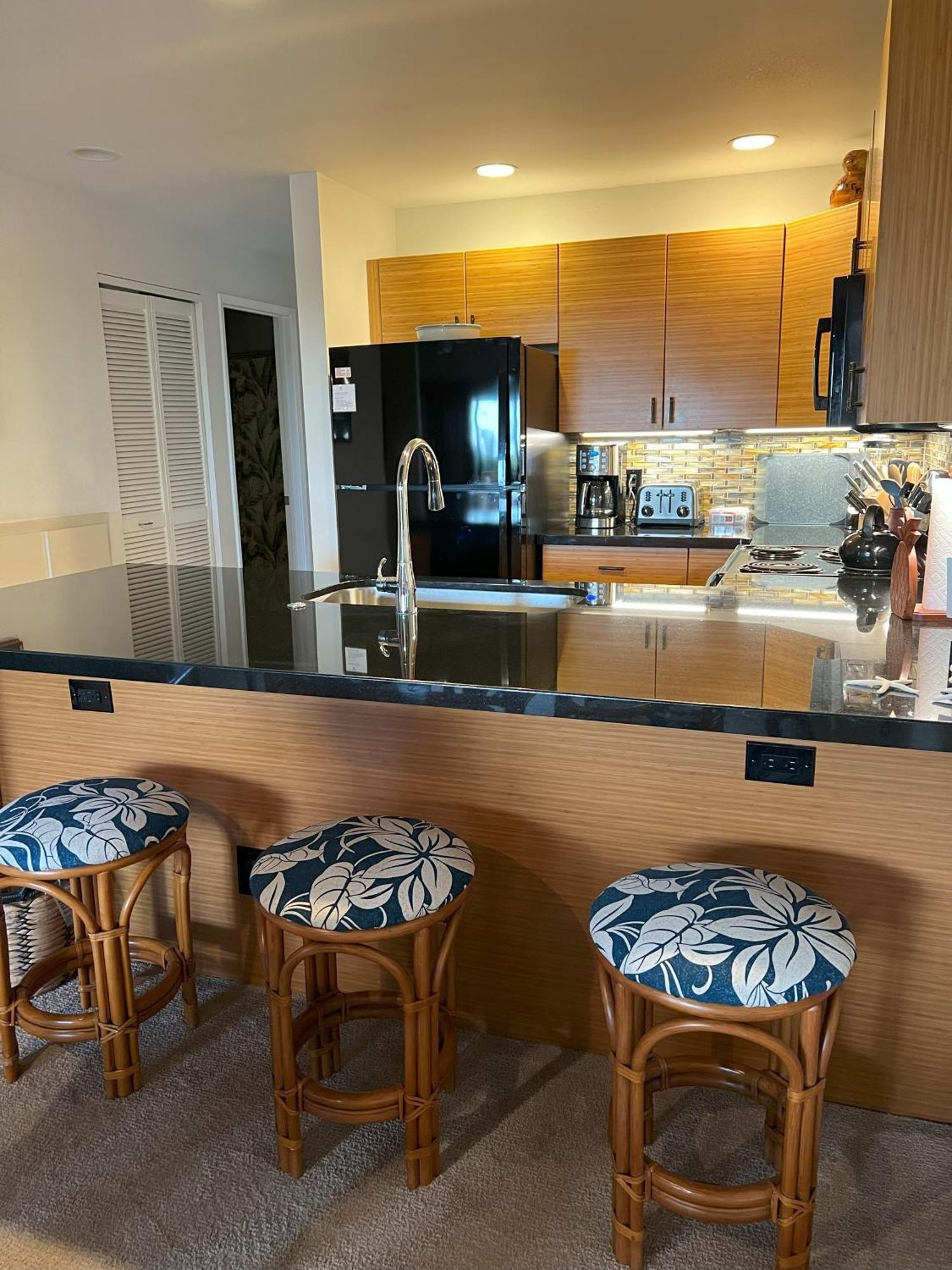 Апартаменты Tropical Maui Kamaole B-Bldg Уэйлея Экстерьер фото